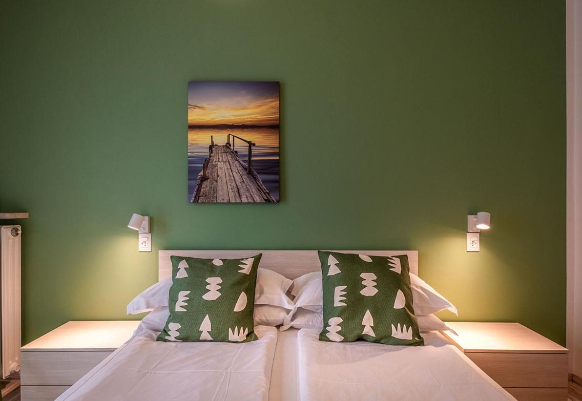 Lake View With Aircon - 5 Minutes From The Beach! 브렌조네 술 가르다 외부 사진