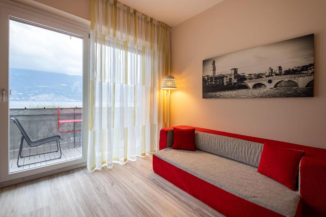 Lake View With Aircon - 5 Minutes From The Beach! 브렌조네 술 가르다 외부 사진