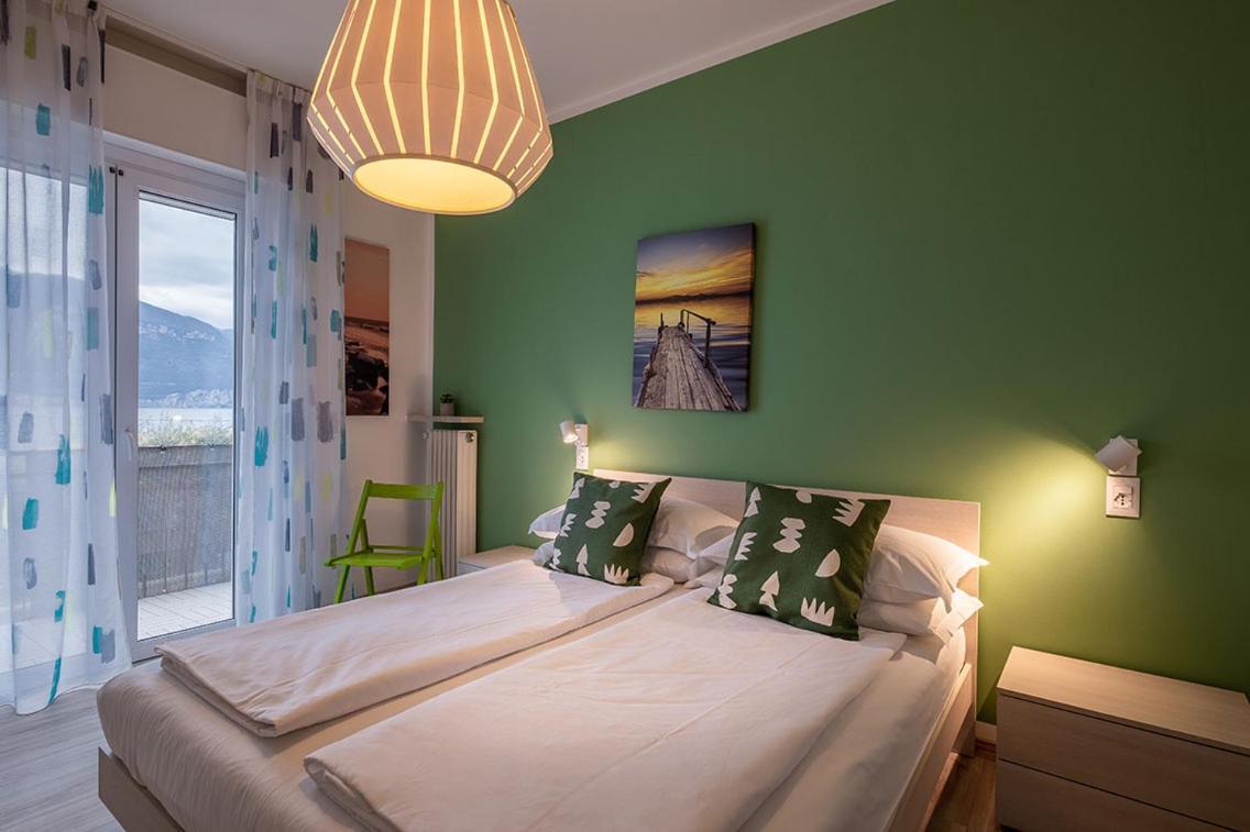 Lake View With Aircon - 5 Minutes From The Beach! 브렌조네 술 가르다 외부 사진