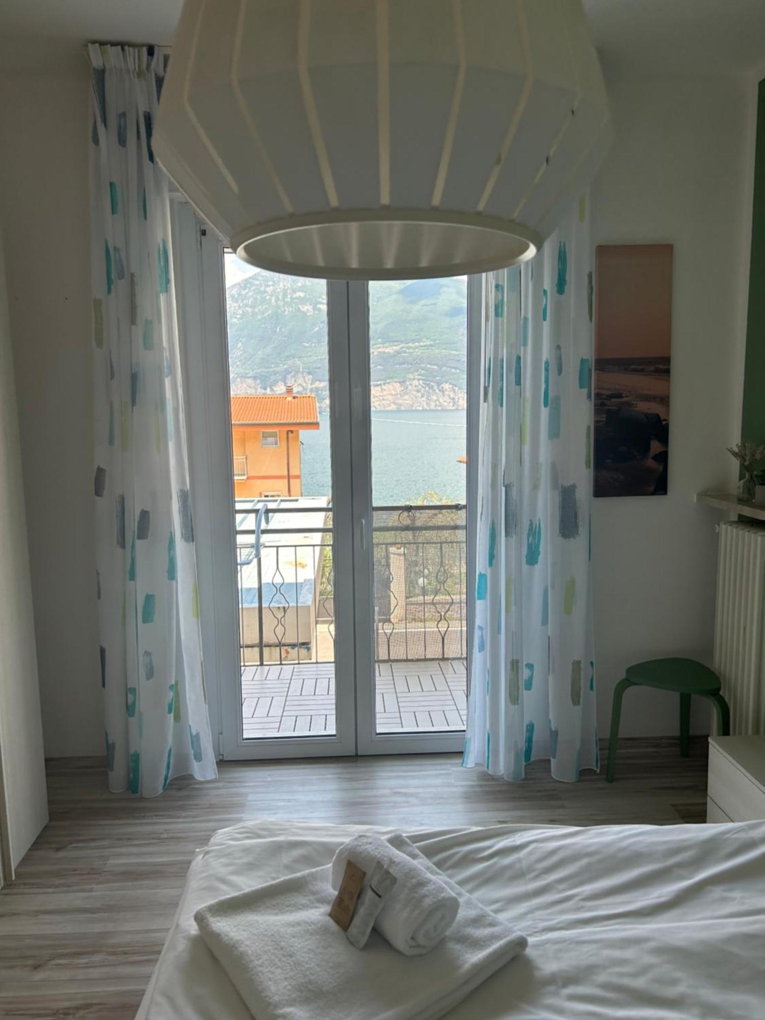 Lake View With Aircon - 5 Minutes From The Beach! 브렌조네 술 가르다 외부 사진