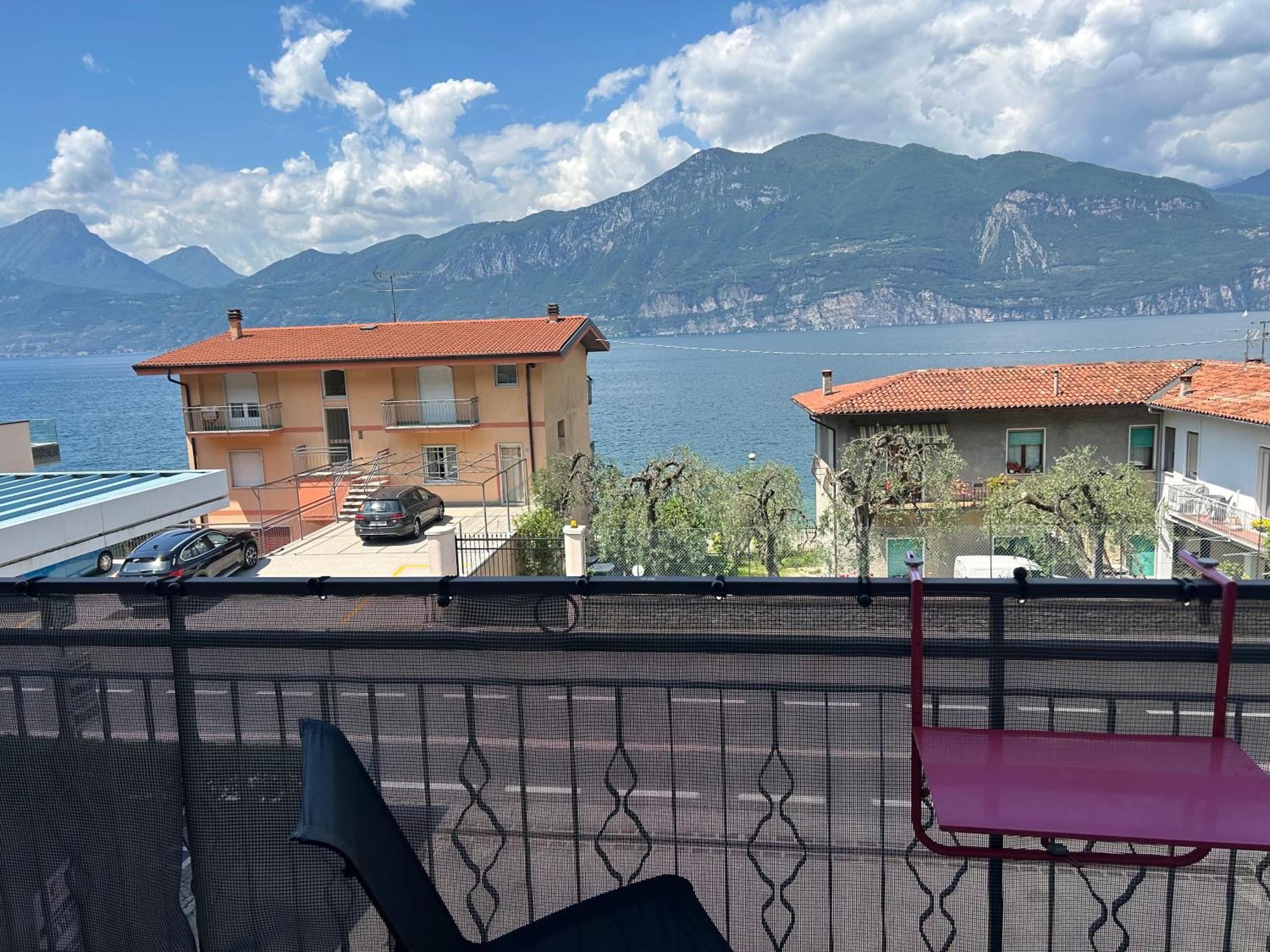 Lake View With Aircon - 5 Minutes From The Beach! 브렌조네 술 가르다 외부 사진
