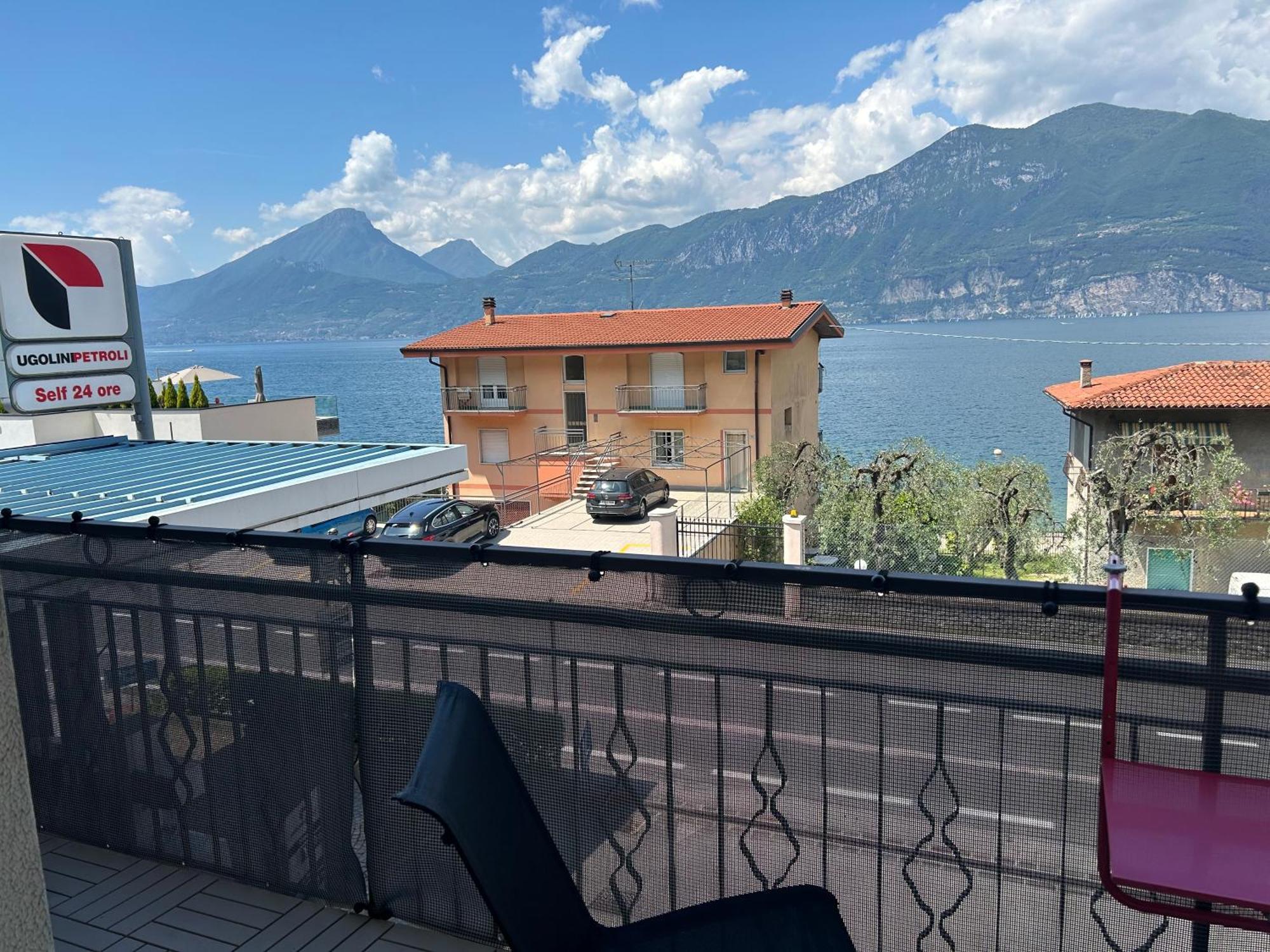 Lake View With Aircon - 5 Minutes From The Beach! 브렌조네 술 가르다 외부 사진